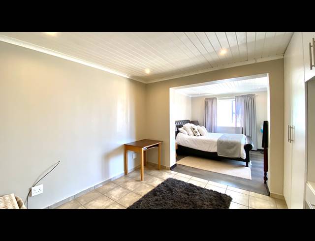 4 BEDROOM HOUSE FOR SALE IN VELDDRIF
